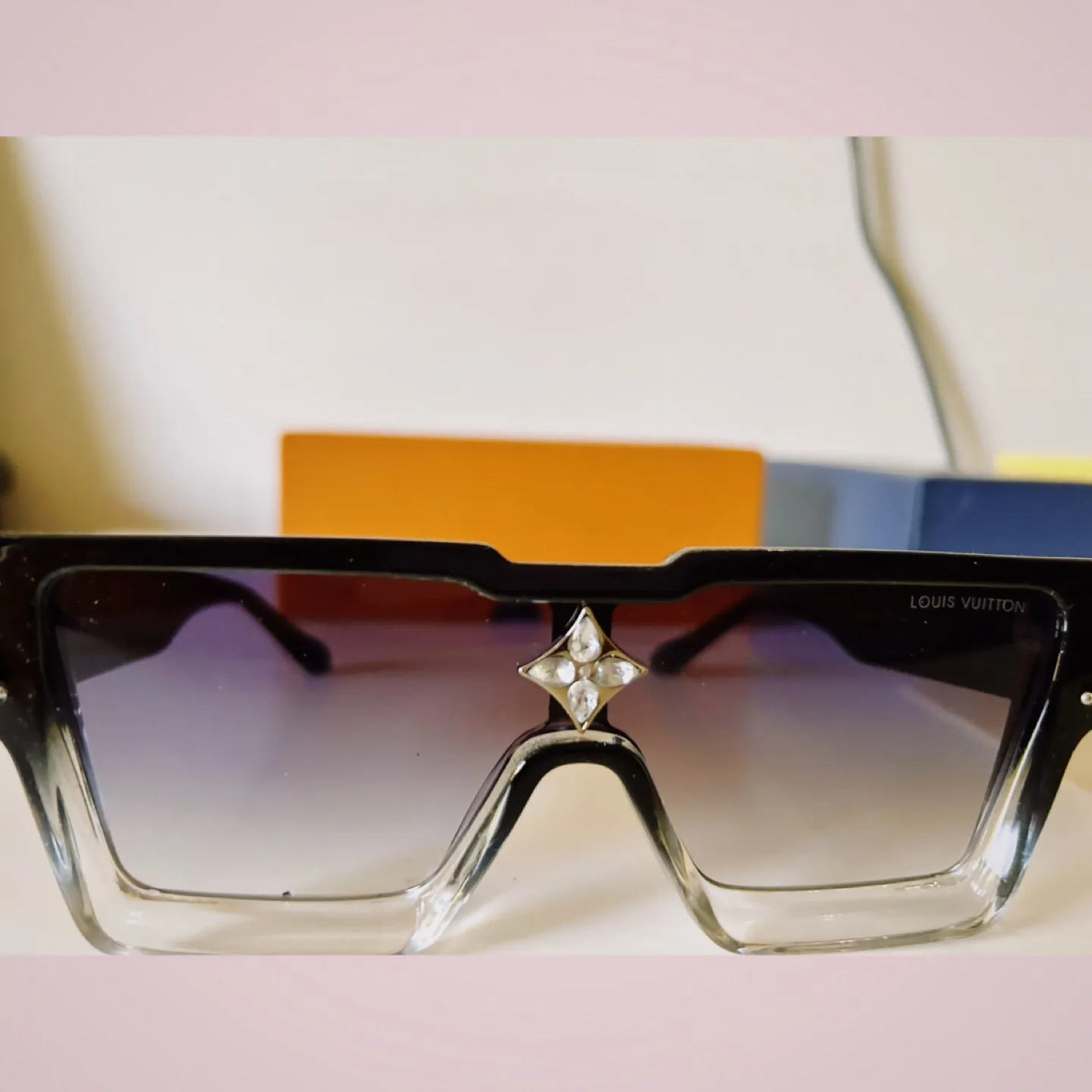Louis Vuitton Sunglasses image indicator(4)