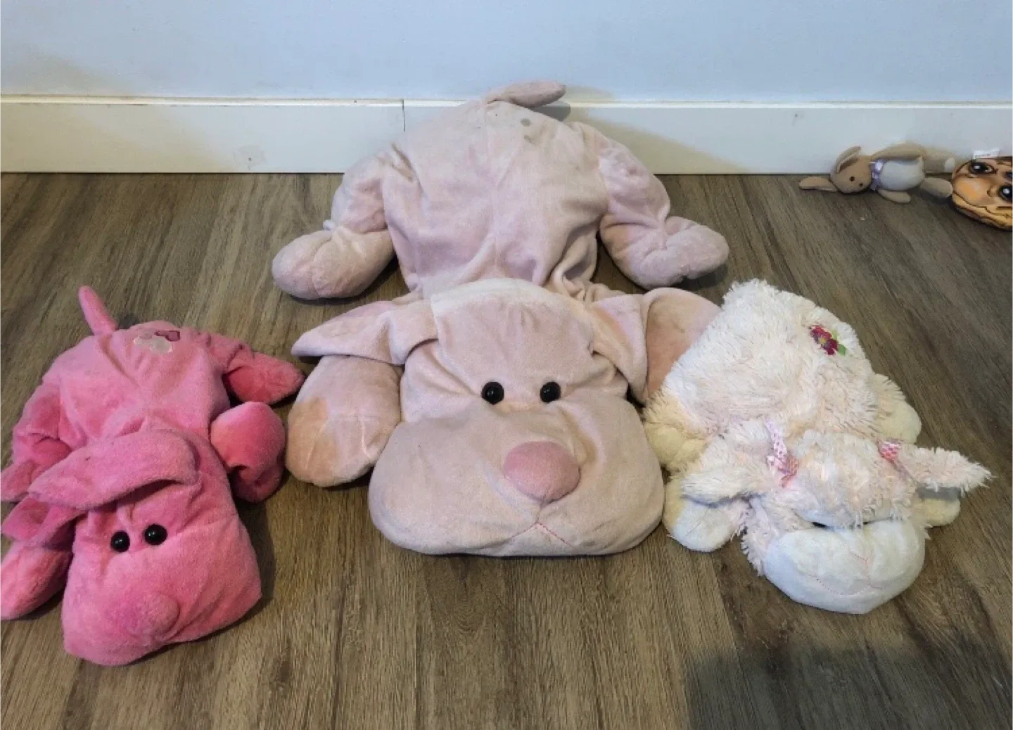 Assorted Plush Toys - Bundle TY, Bennie baby, bears, dogs, etc. image indicator(8)