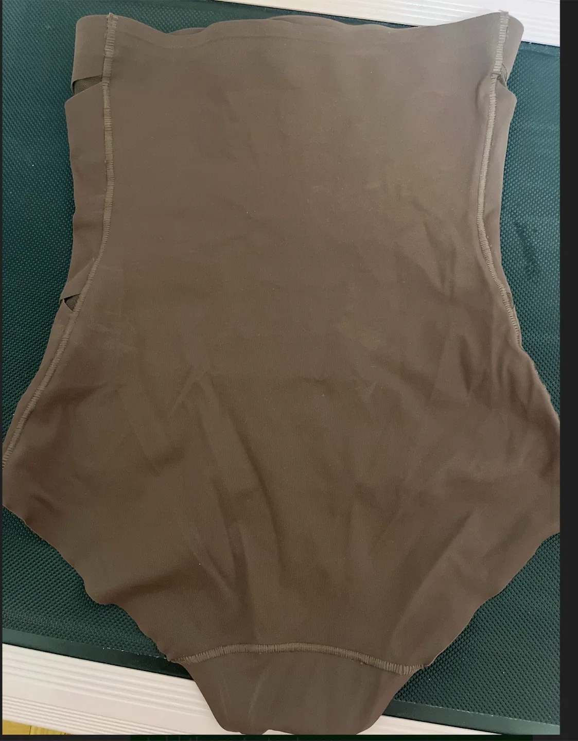 La Vie en Rose Spanx Bodysuit - Size S/P image indicator(2)