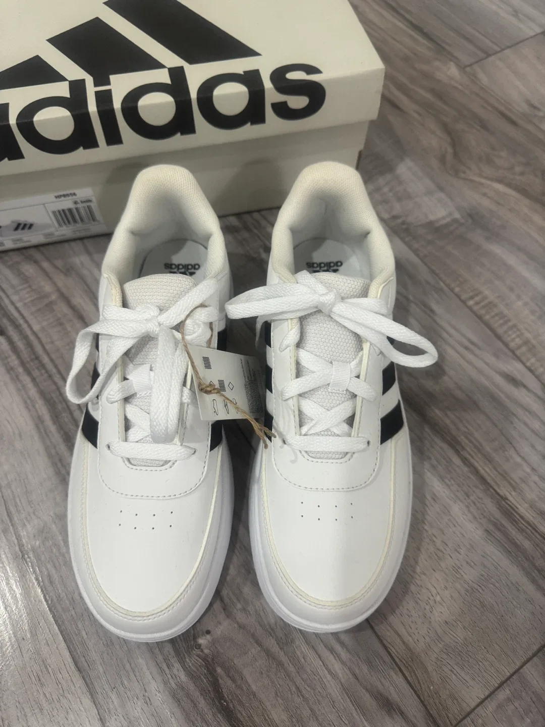 Adidas Breaknet 2.0 K White Shoes . Size 6Y thumbnail