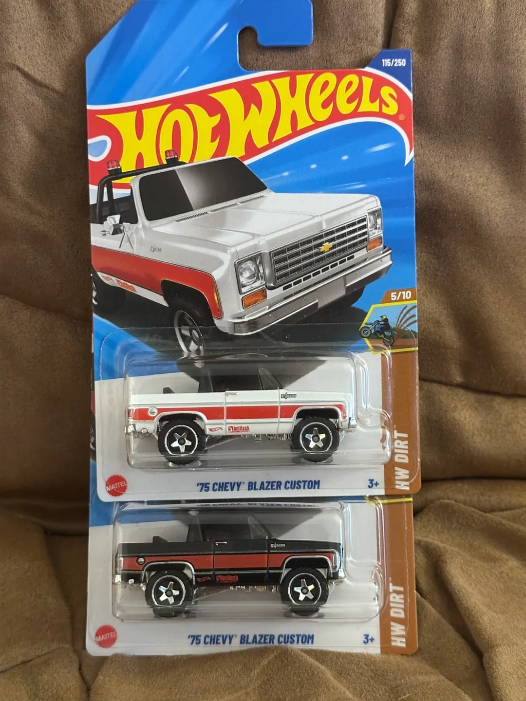 Hot Wheels '75 Chevy Blazer Custom set thumbnail