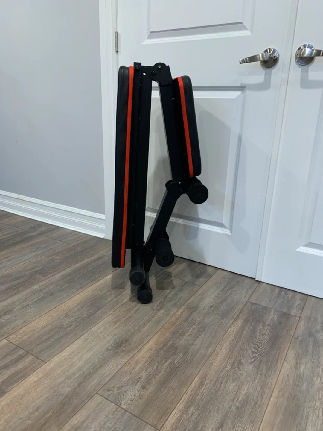 Pasyou Adjustable Weight Bench - Black/Red image indicator(2)