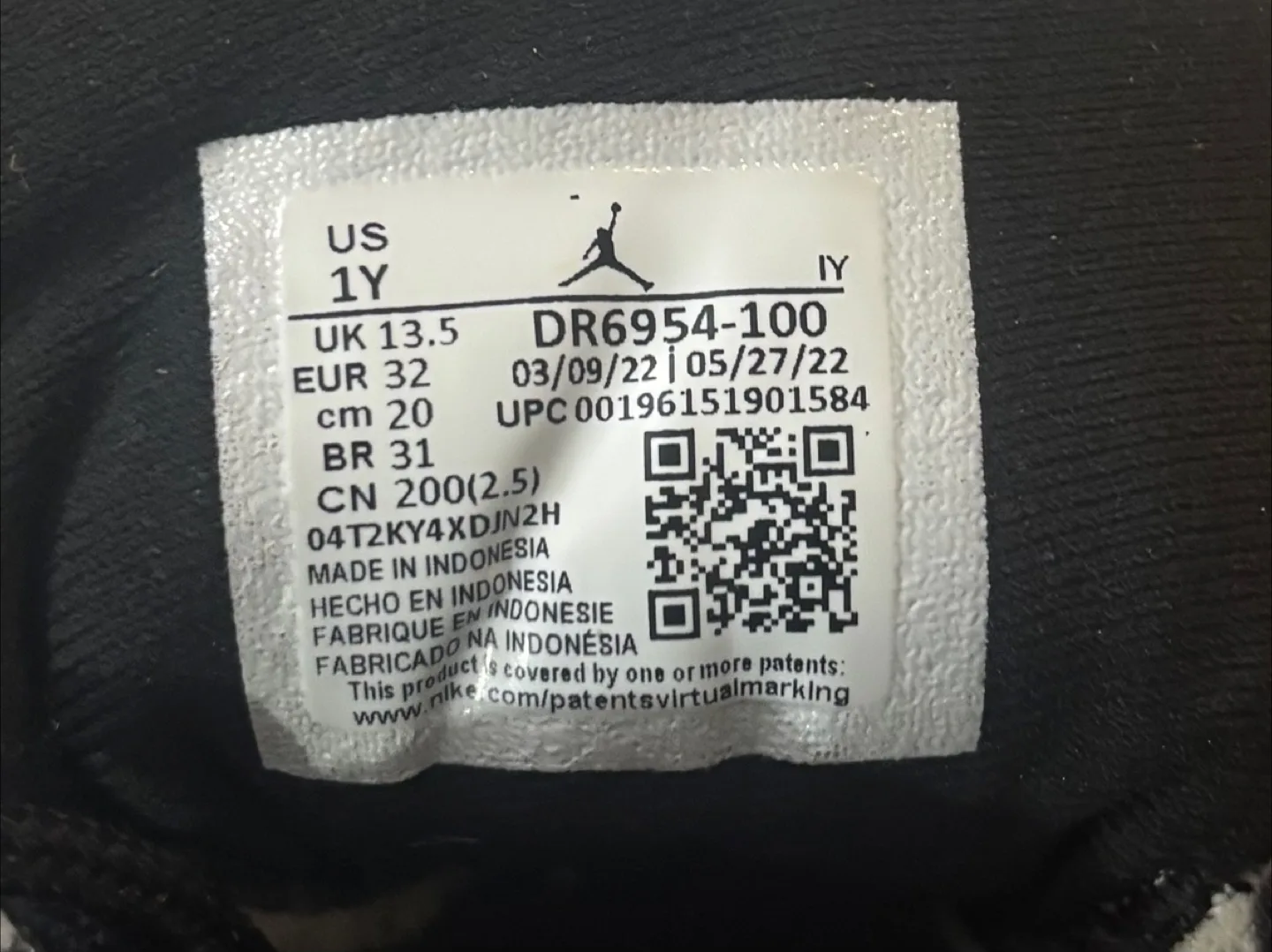 Nike Air Jordan 12 Retro GS Floral White Black Girls Size 1Y image indicator(6)