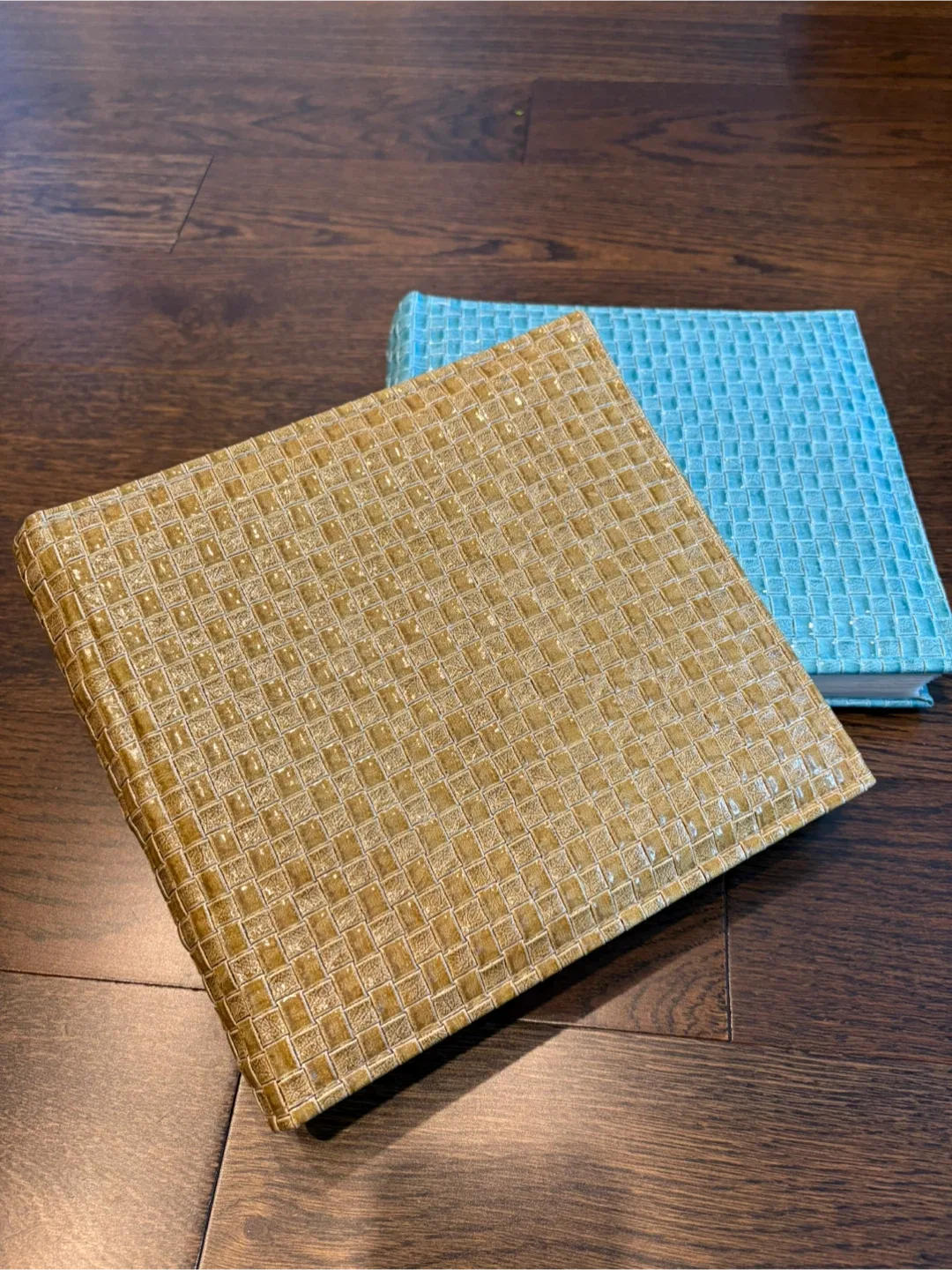 Free Photo Albums (Set of 2) thumbnail