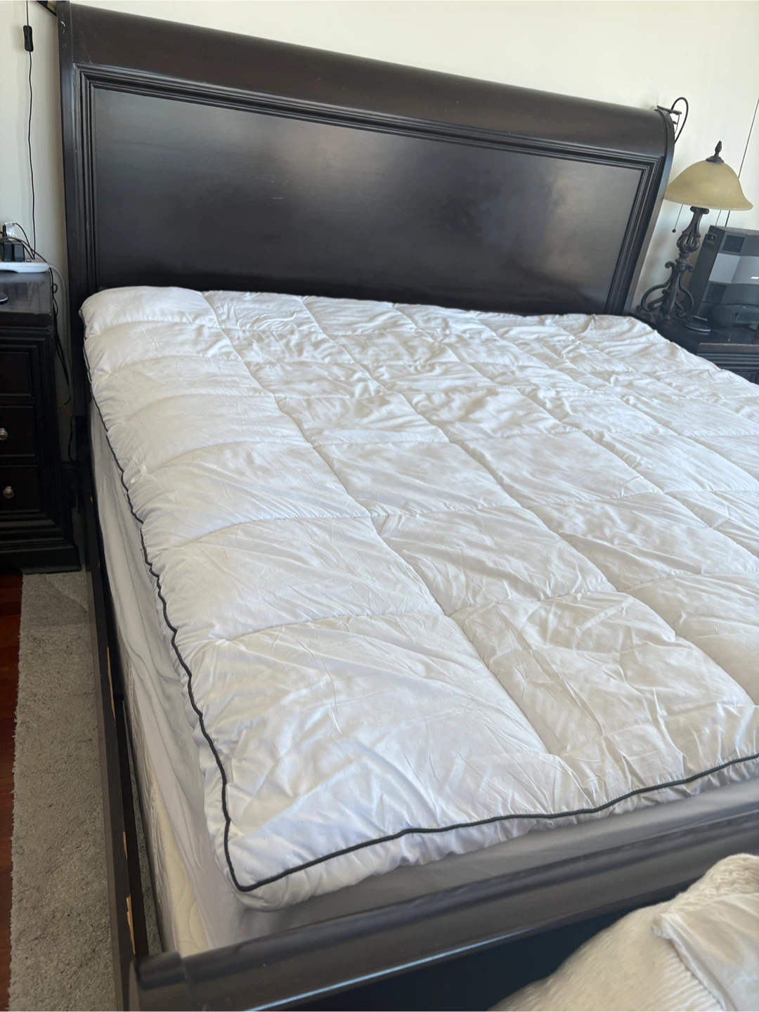 King Bedroom Set - Wooden Bed Frame & 2 Nightstand - photo 2