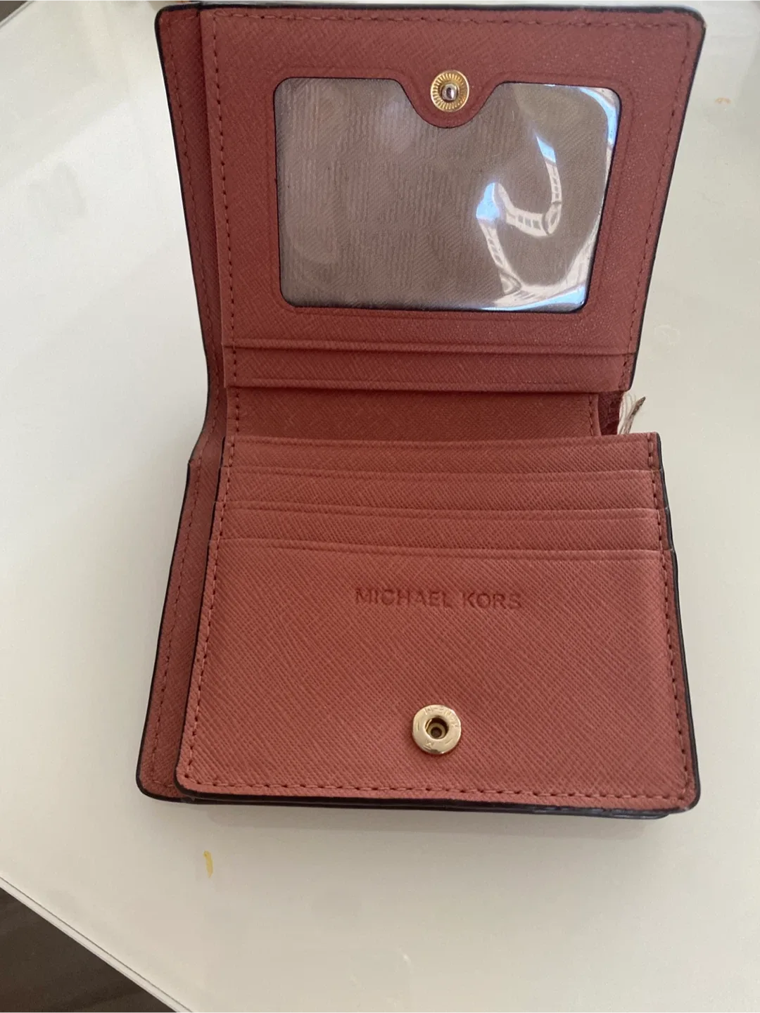Michael Kors Wallet image indicator(2)