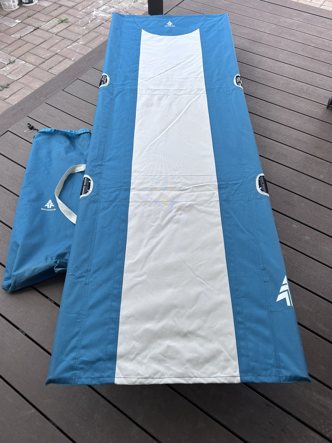 Woods folding cot with carry bag