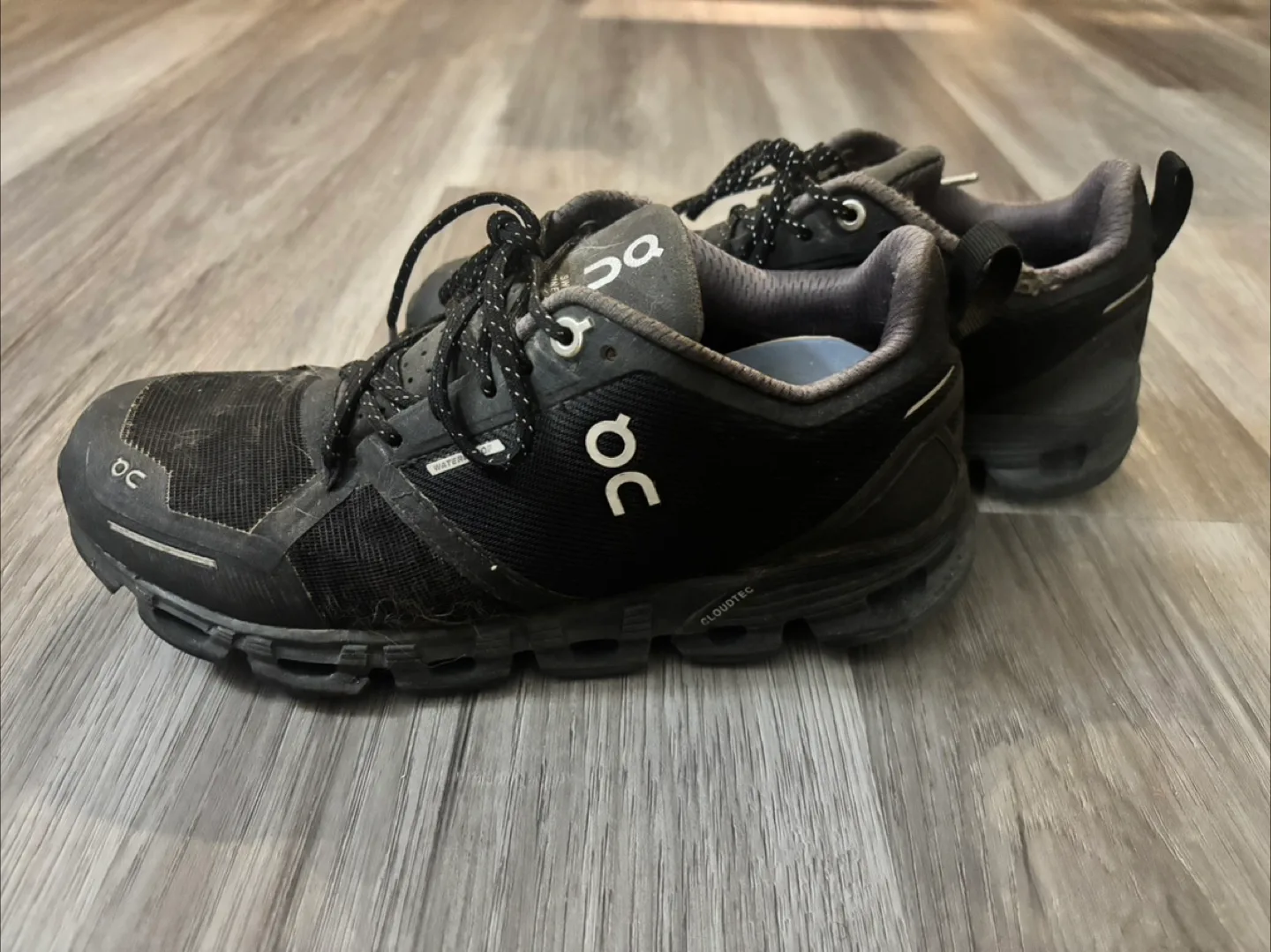 Size 7.5 — On CloudTec Waterproof Black Running Shoes image indicator(3)