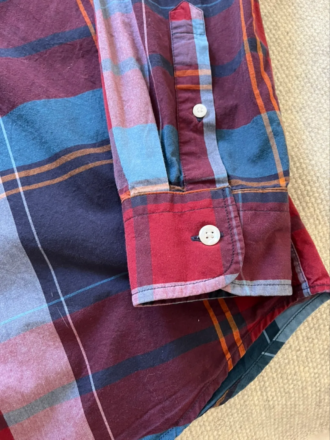 Gap Slim Fit Plaid Shirt - Size M image indicator(3)