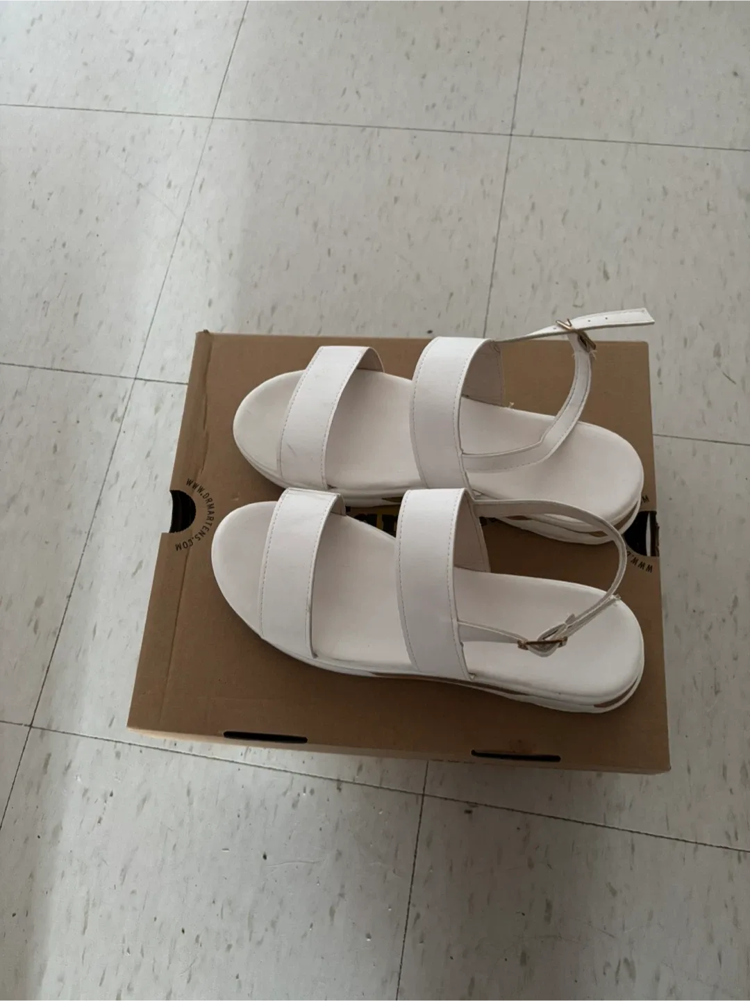 Summer sandals image indicator(4)