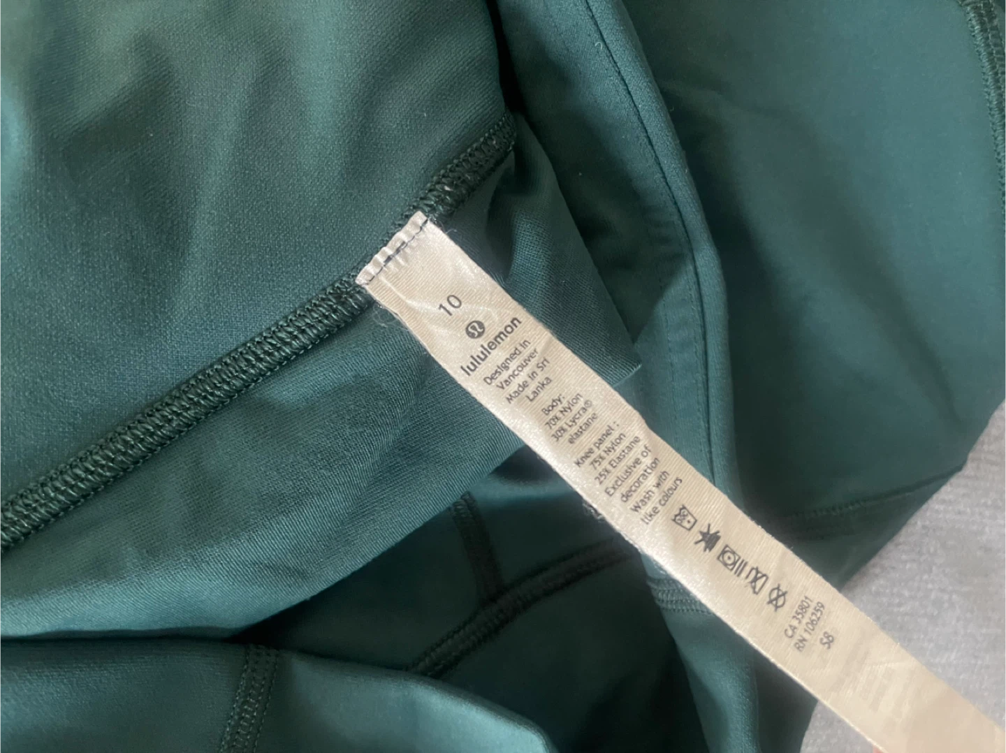 Lululemon Green Leggings Size 10 - photo 3