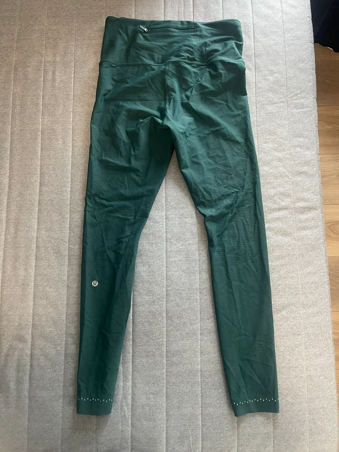 Lululemon Green Leggings Size 10 image indicator(2)