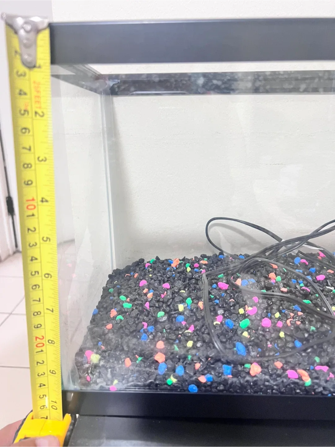 Fish Tank with Gravel & Accessories image indicator(3)