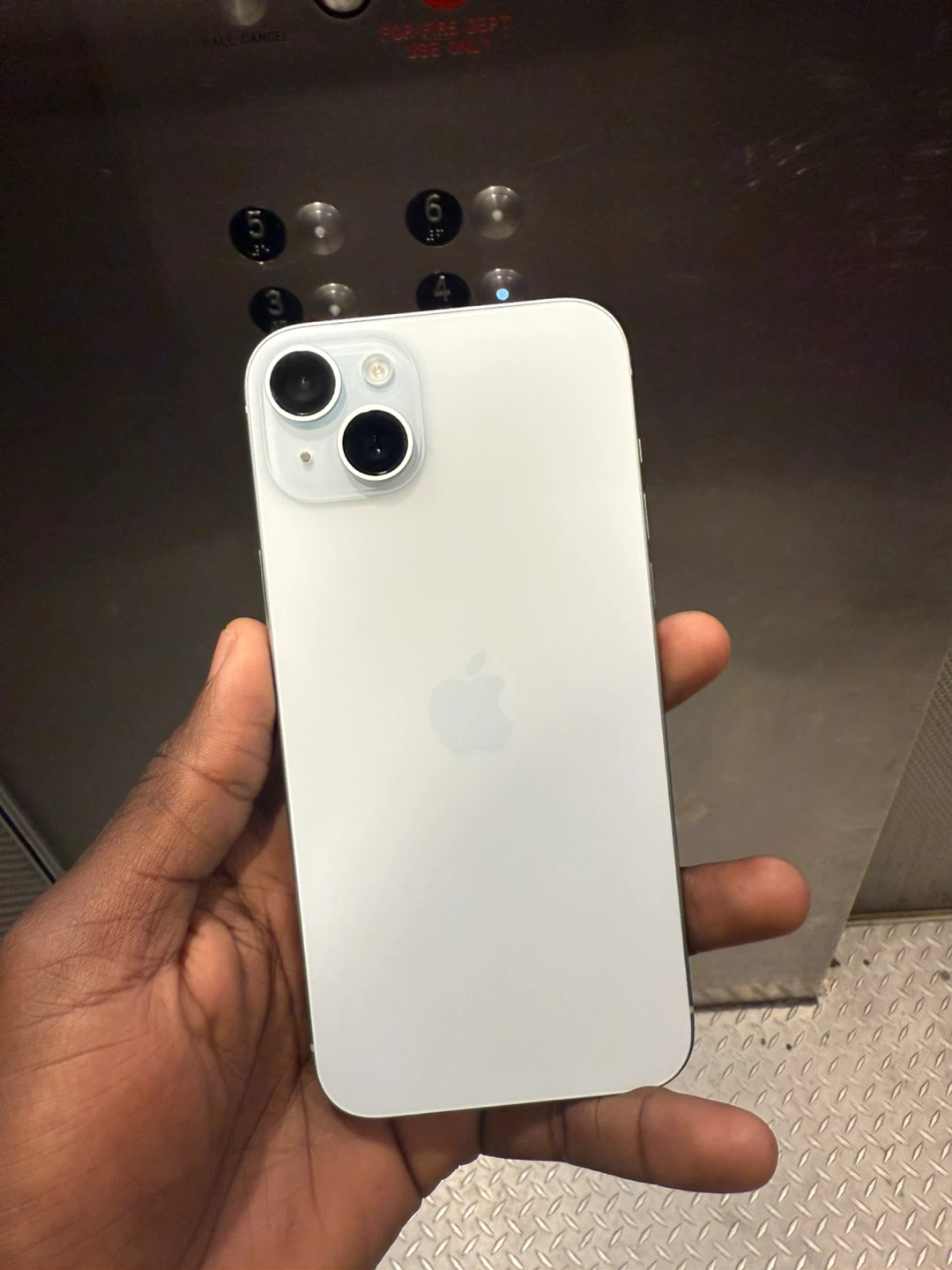 Apple iPhone 15 plus - photo 4