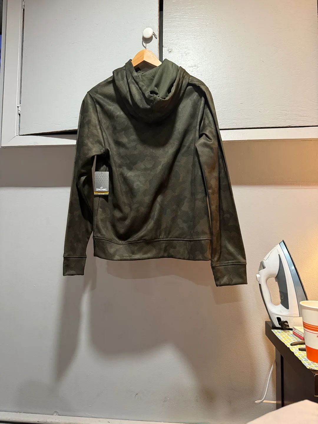 Spalding Camo Hoodie - Size Small image indicator(2)