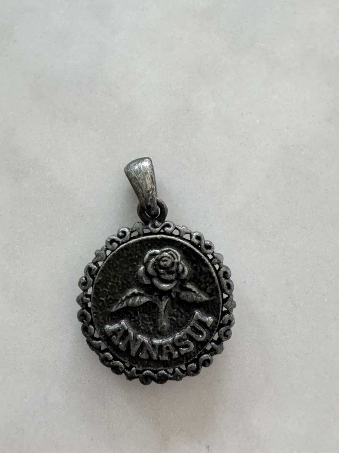 Anna Sui Pendant image indicator(2)