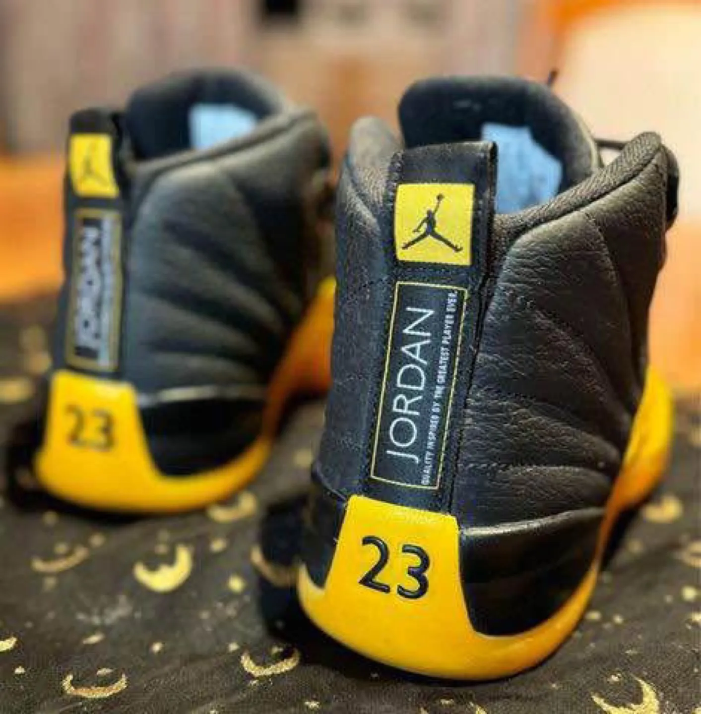 AIR JORDAN 12 'University Gold' size 8 thumbnail