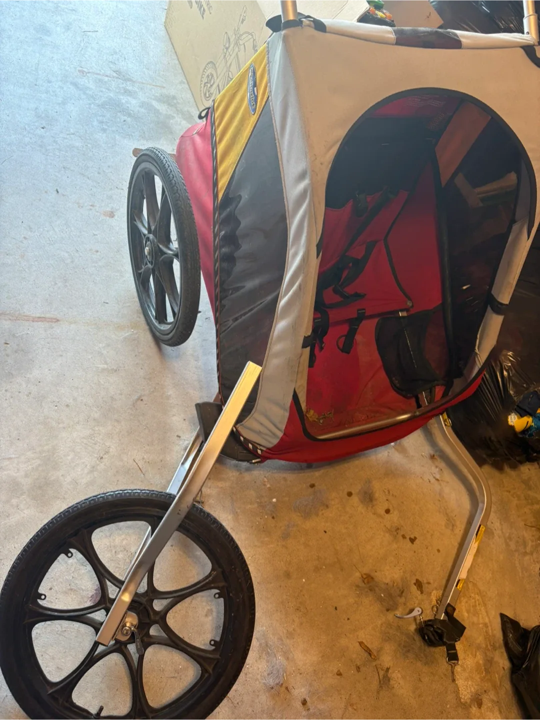 Chariot Carriers Cabriolet CTS Bike Trailer image indicator(2)