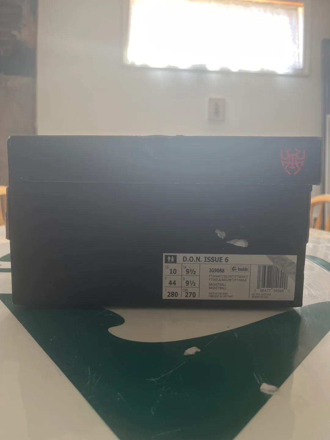 Adidas D.O.N. Issue 6 Size 10 US image indicator(2)