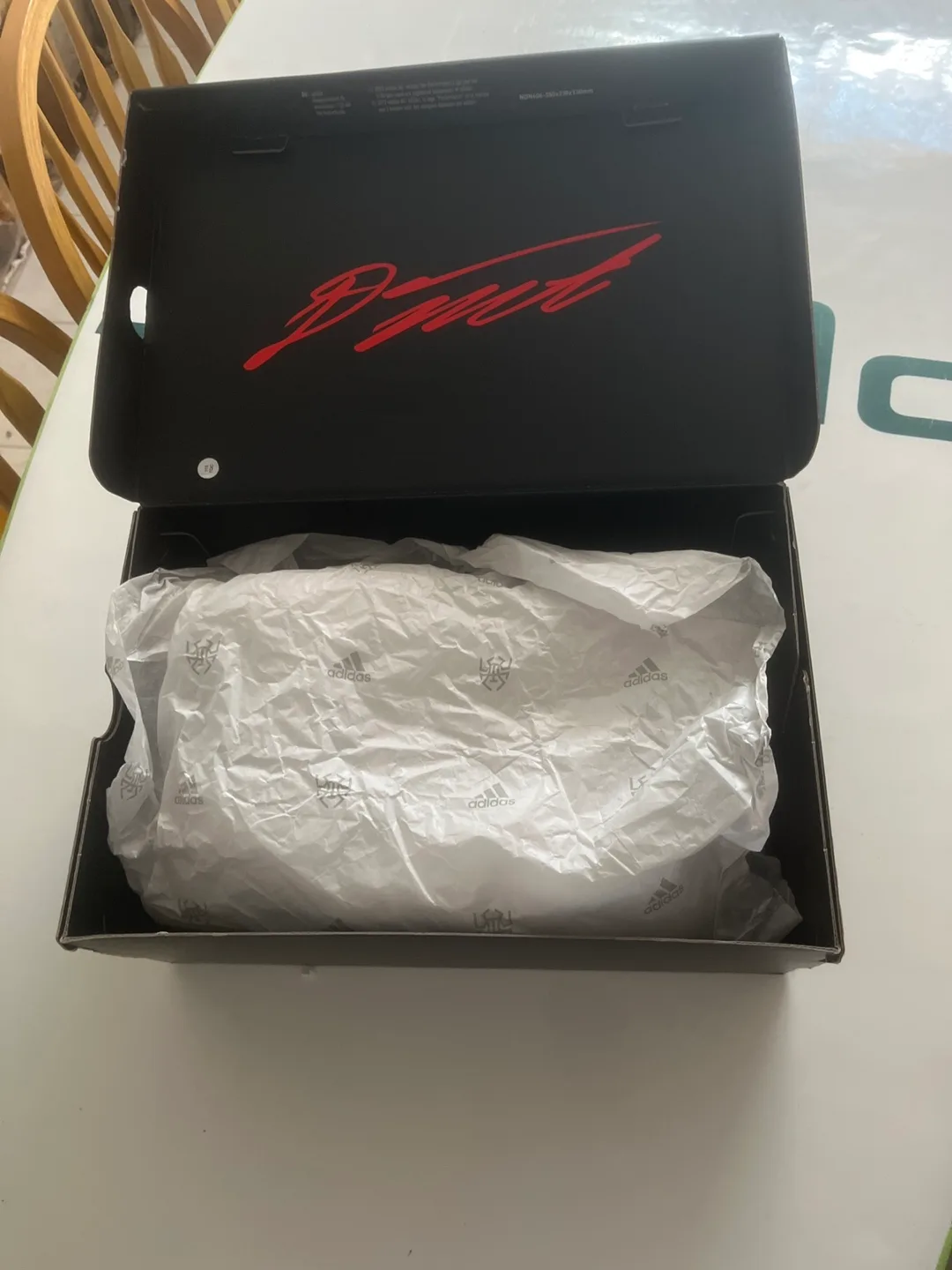 Adidas D.O.N. Issue 6 Size 10 US image indicator(3)