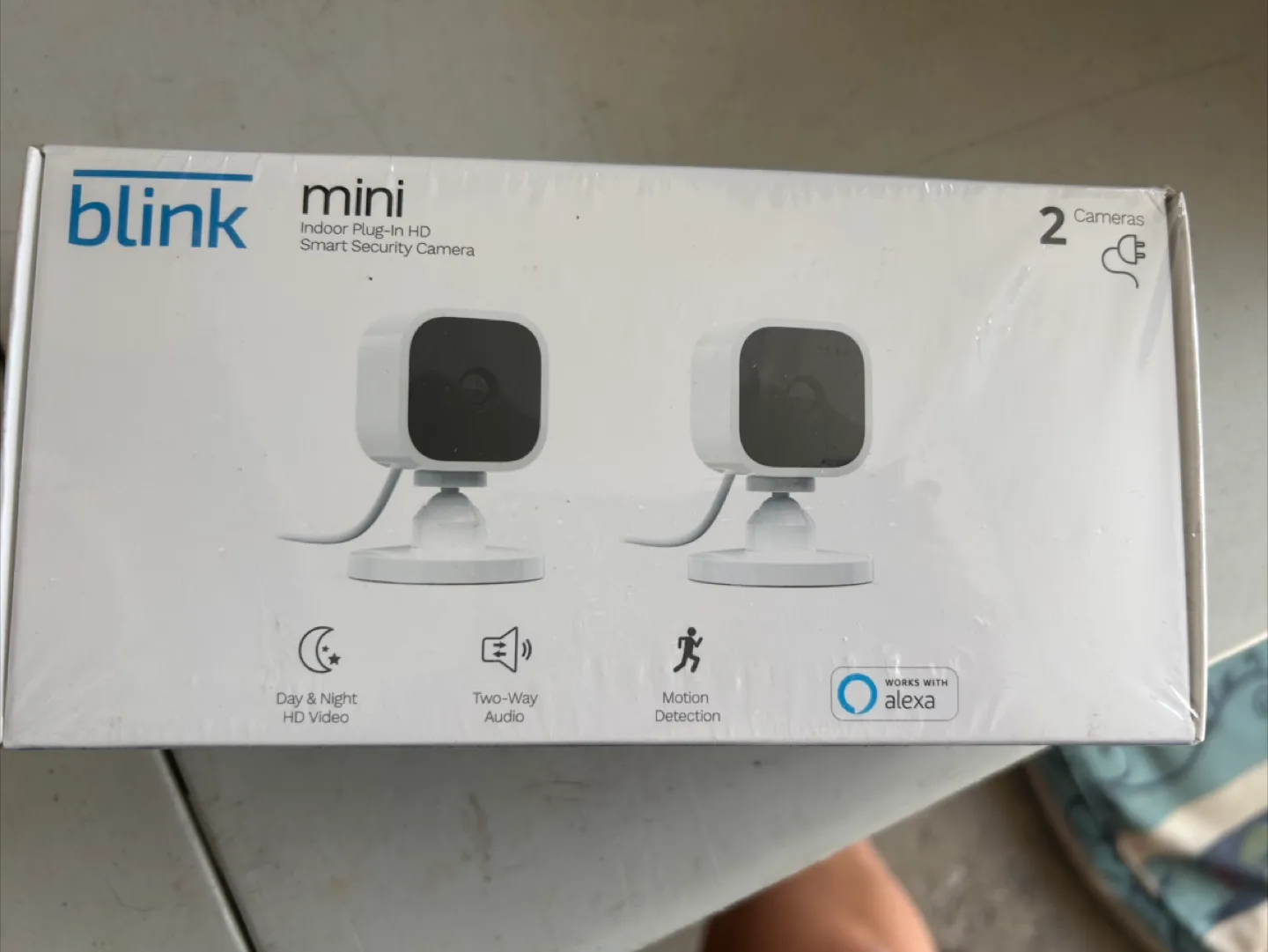 New Blink Mini Indoor Plug-In HD Smart Security Camera thumbnail