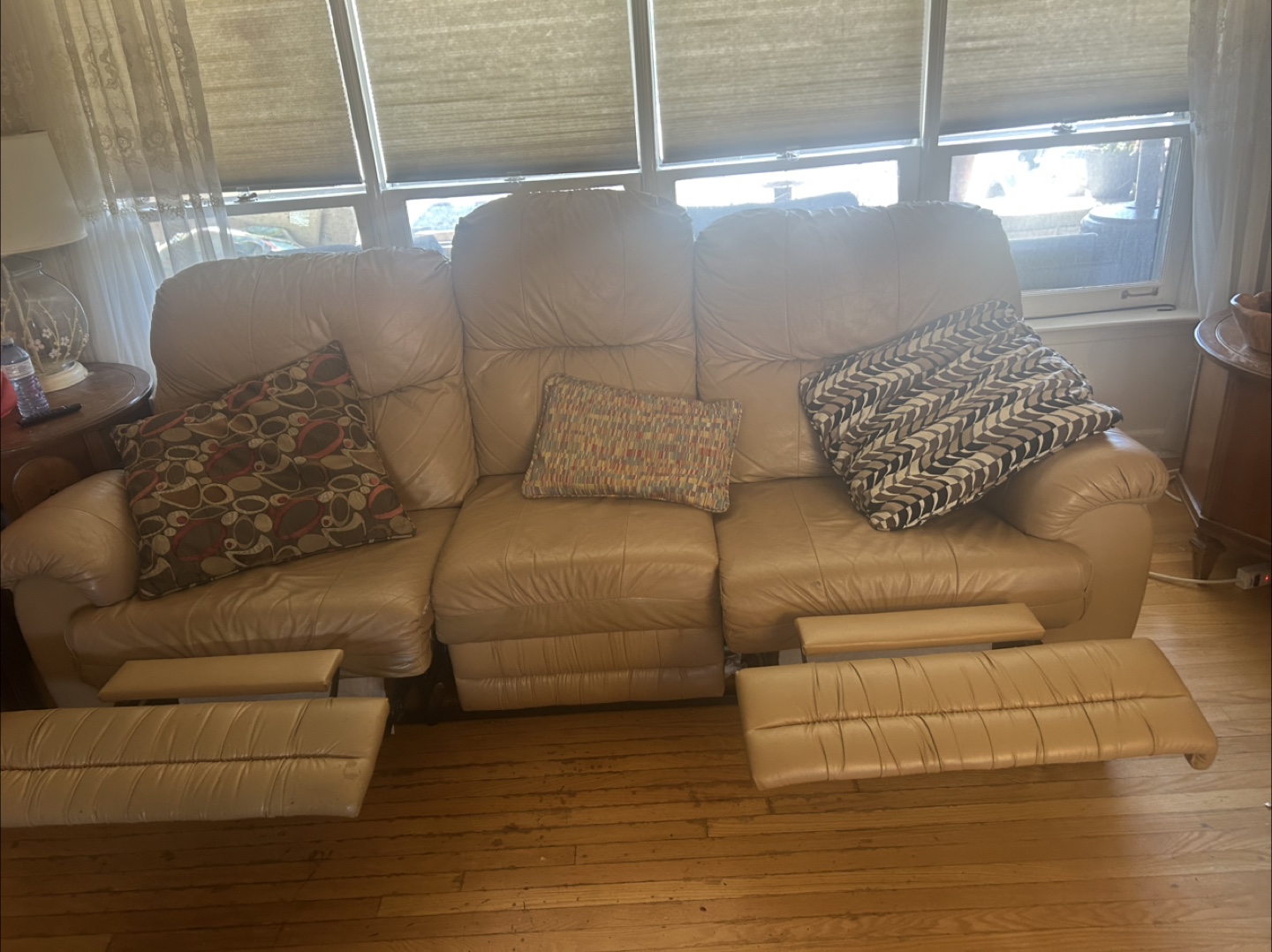 Beige Leather 3-Seat Recliner Sofa - photo 2
