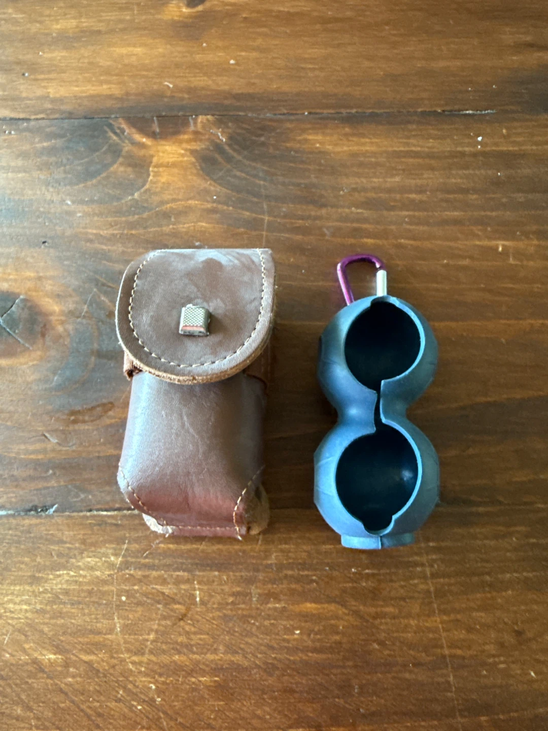 Golf ball holder - Leather Pouch & Blue rubber