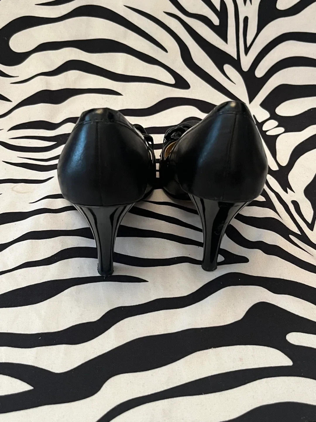 Black Size 7 1/2 OSCAR DE LA RENTA image indicator(5)