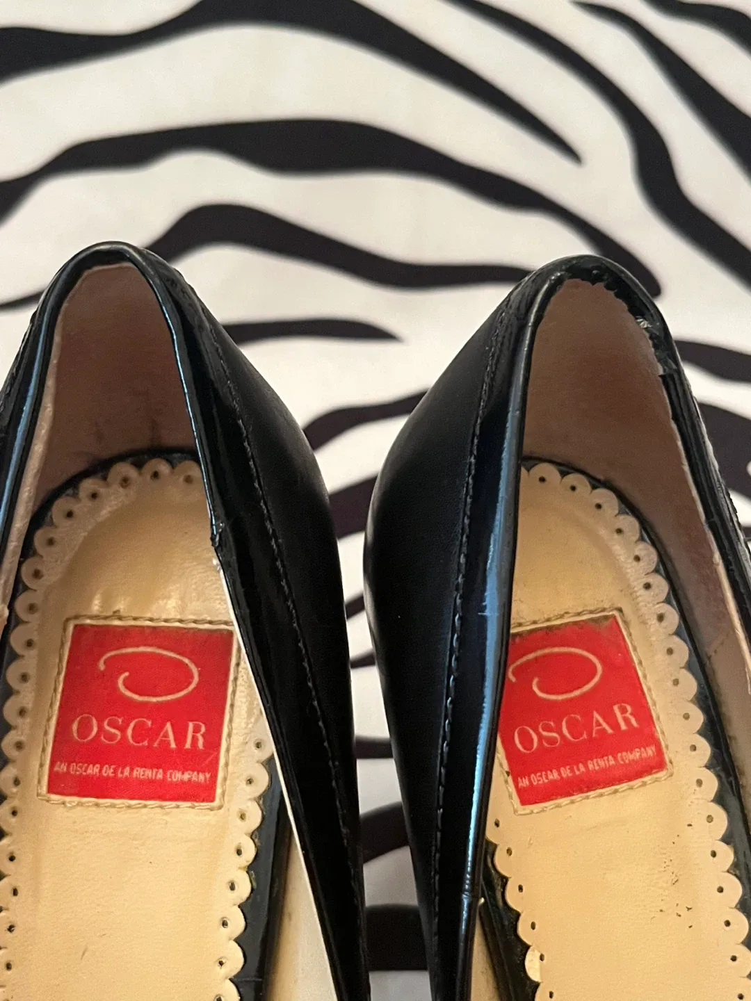 Black Size 7 1/2 OSCAR DE LA RENTA image indicator(9)