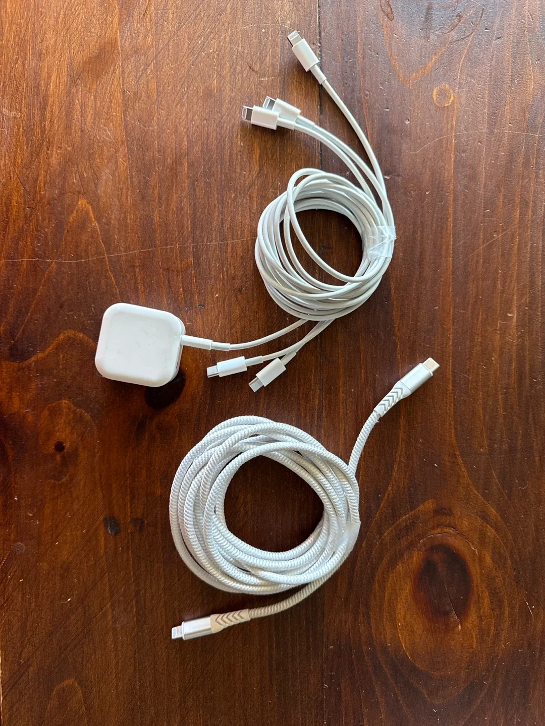 USB-C to Lightning charging cables with 1 charger