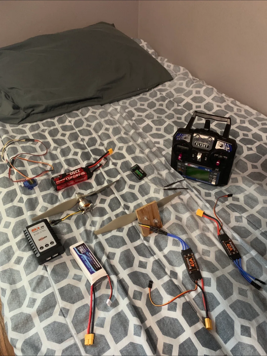 Flysky FS-i6 Remote Controller and Accessories image indicator(3)