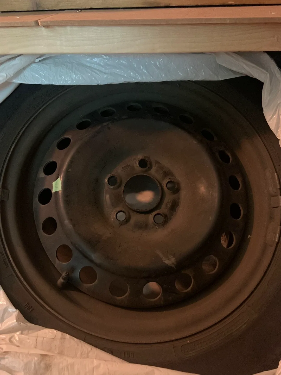 Four 16” Ford Rims (215/55R16 93T) image indicator(2)