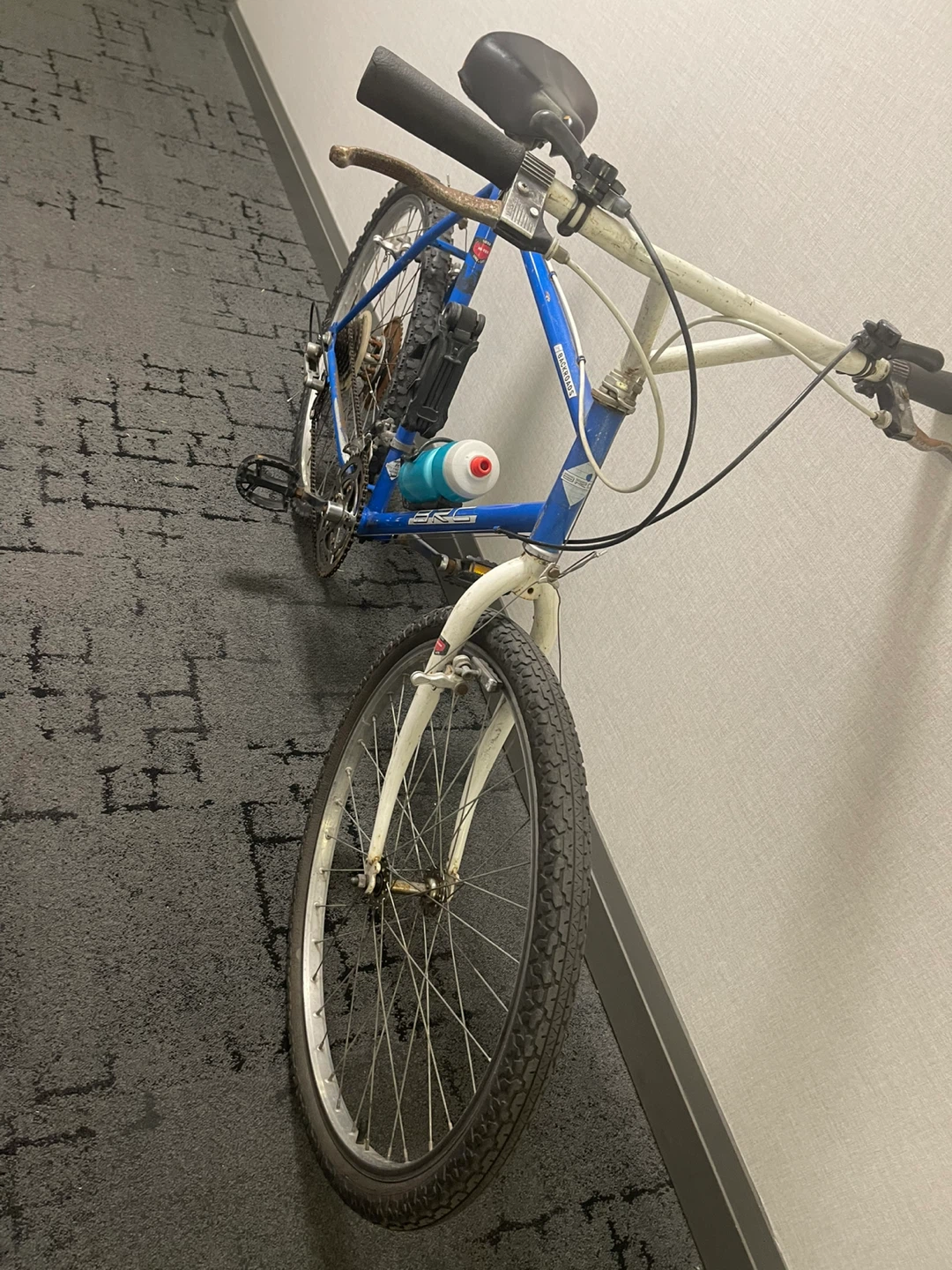 Blue & White Mountain Bike - photo 4