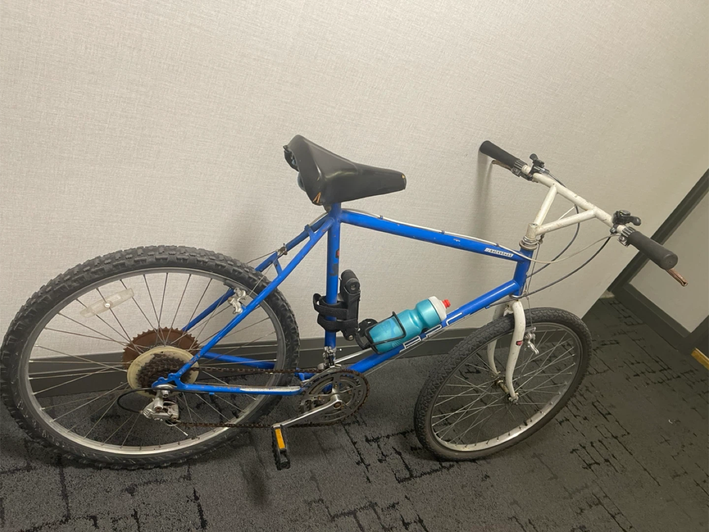 Blue & White Mountain Bike - photo 2