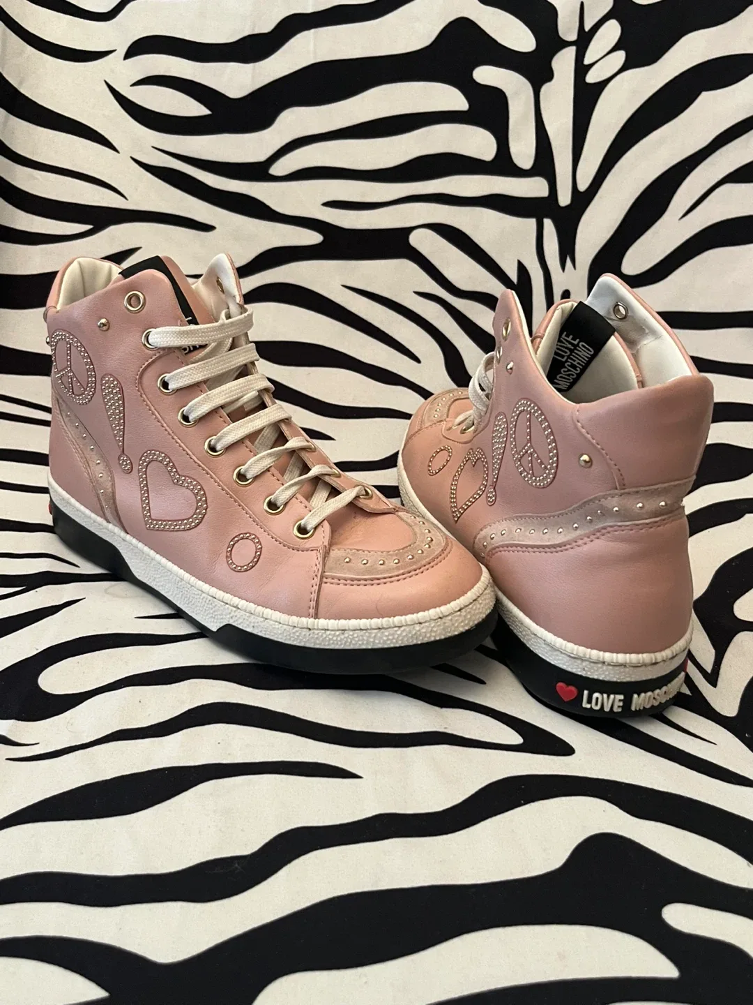 ❤️ Love Moschino Pink Women’s Size 38 Sneakers ❤️ thumbnail