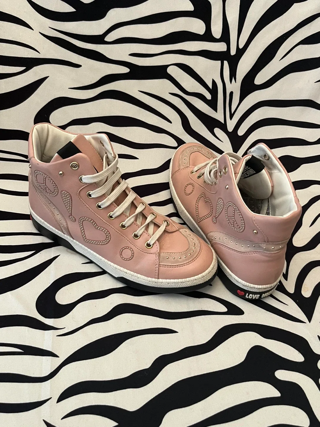 ❤️ Love Moschino Pink Women’s Size 38 Sneakers ❤️ image indicator(2)