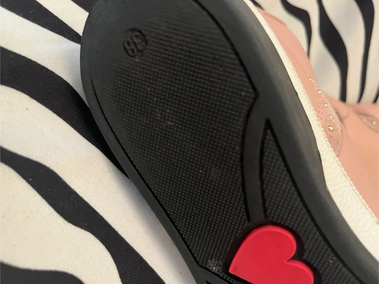 ❤️ Love Moschino Pink Women’s Size 38 Sneakers ❤️ image indicator(10)