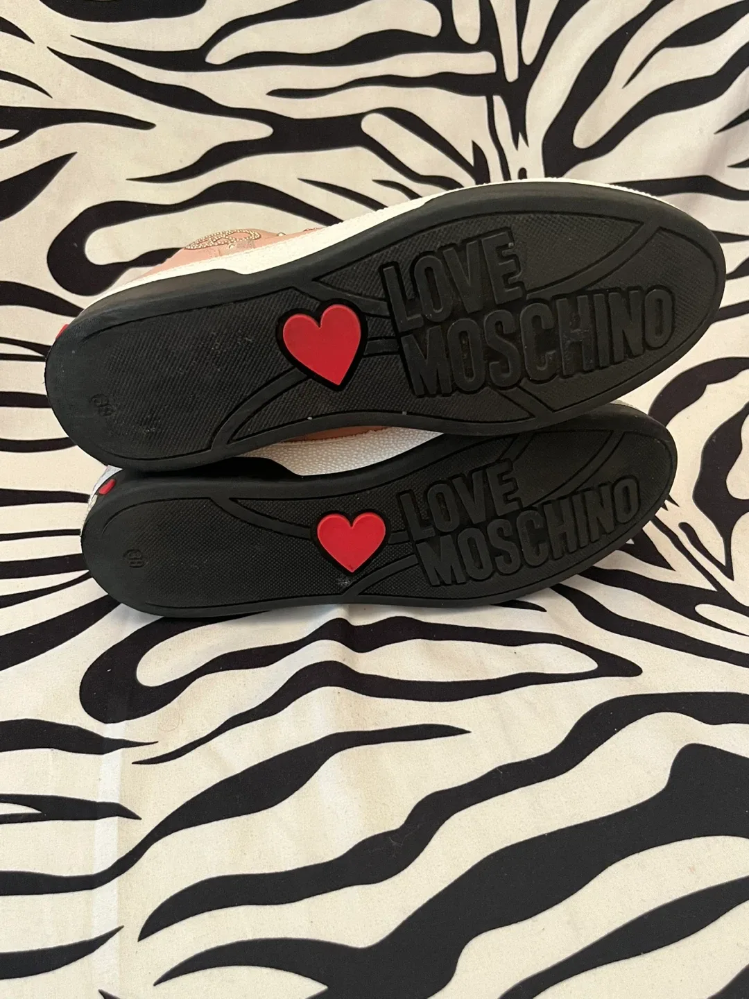 ❤️ Love Moschino Pink Women’s Size 38 Sneakers ❤️ image indicator(9)