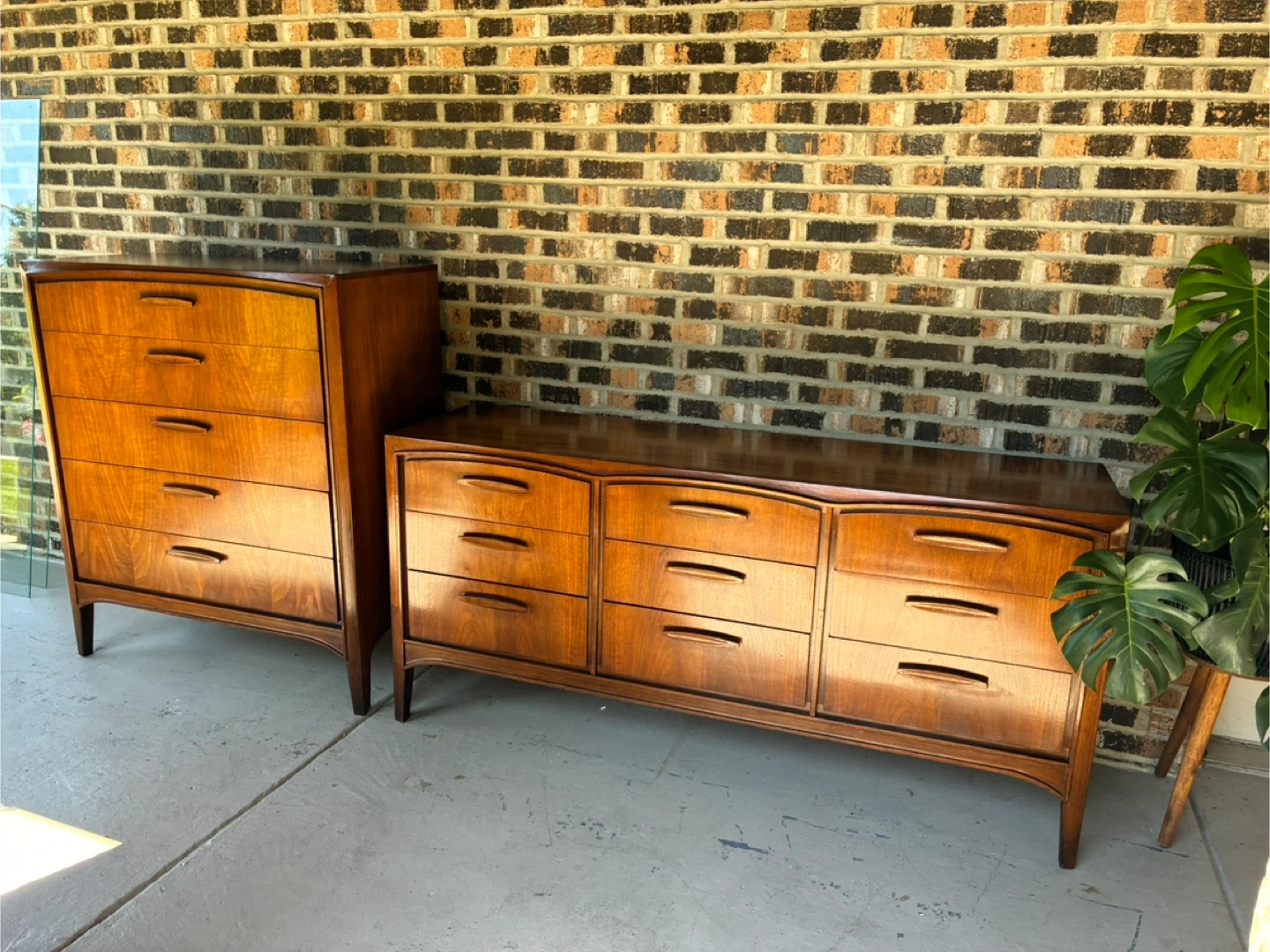 Vintage Mid-Century Modern Dresser Set
