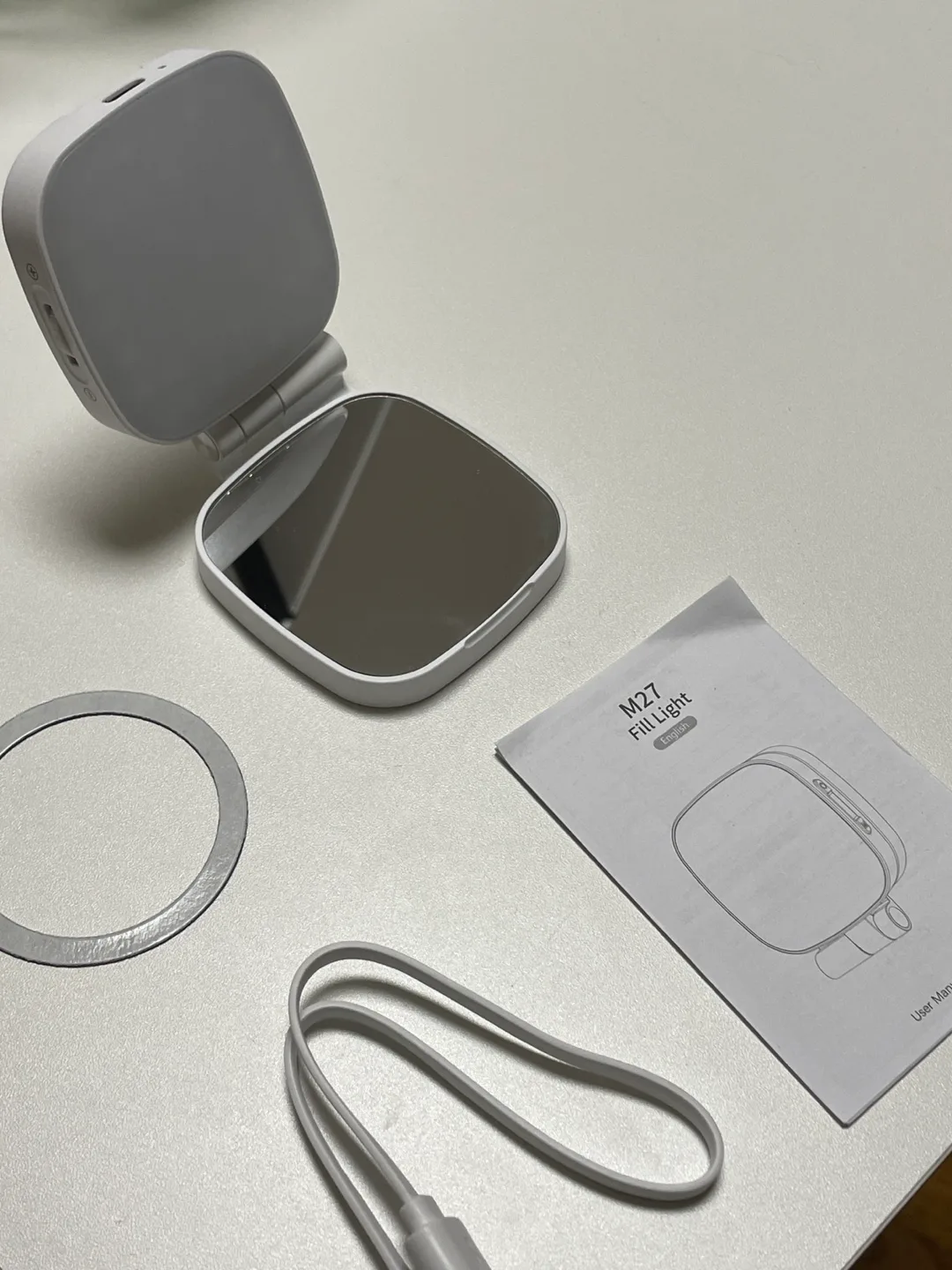 Magnetic Selfie Light M27 - iPhone Compatible image indicator(2)