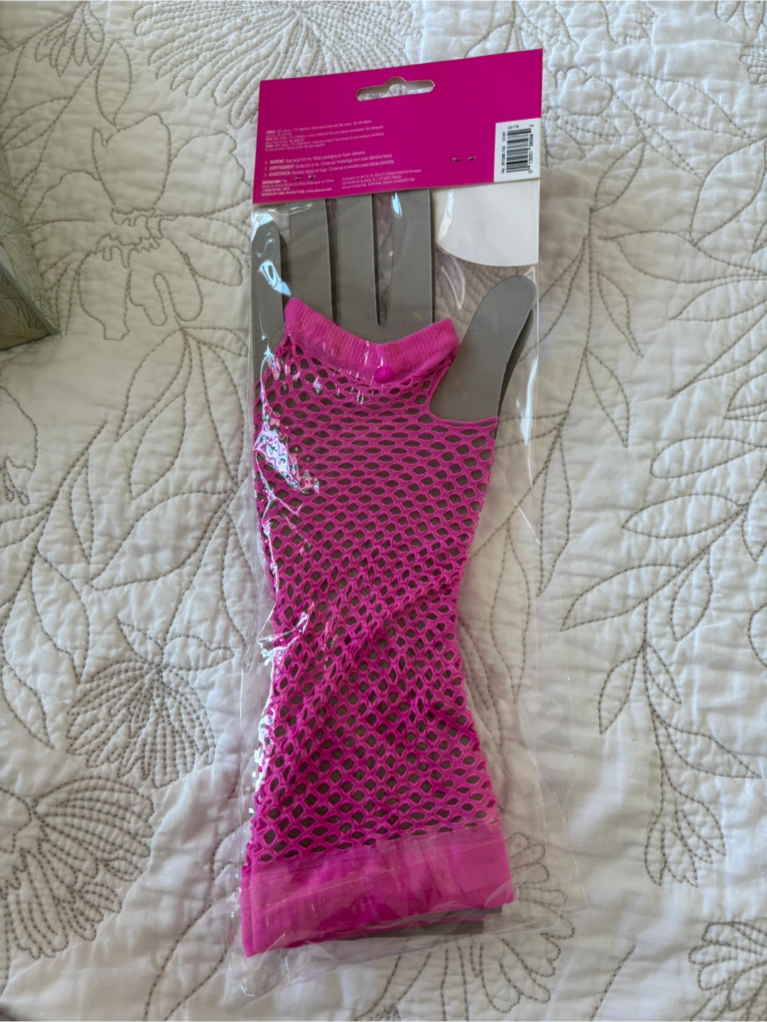 Hot pink fishnet gloves - photo 3