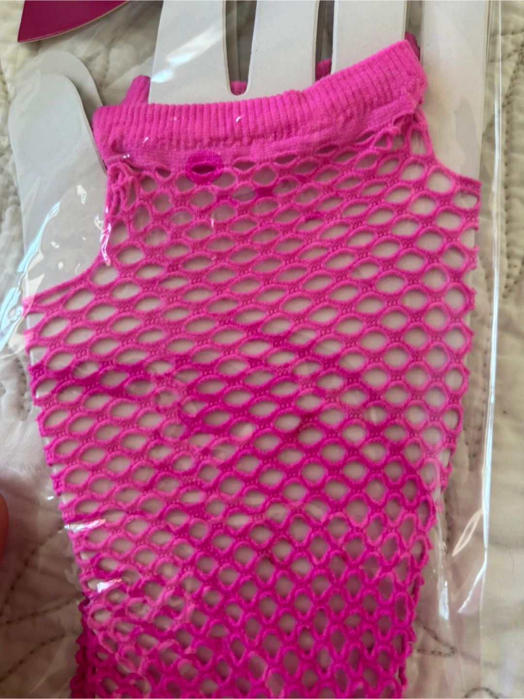Hot pink fishnet gloves - photo 4
