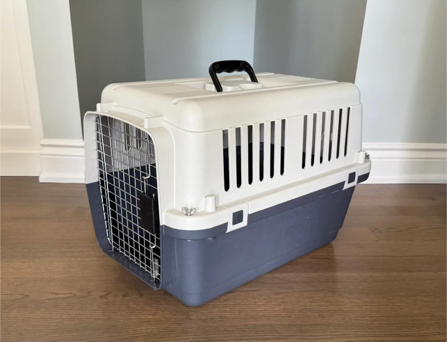 Pet Carrier Crate - Great Condition thumbnail