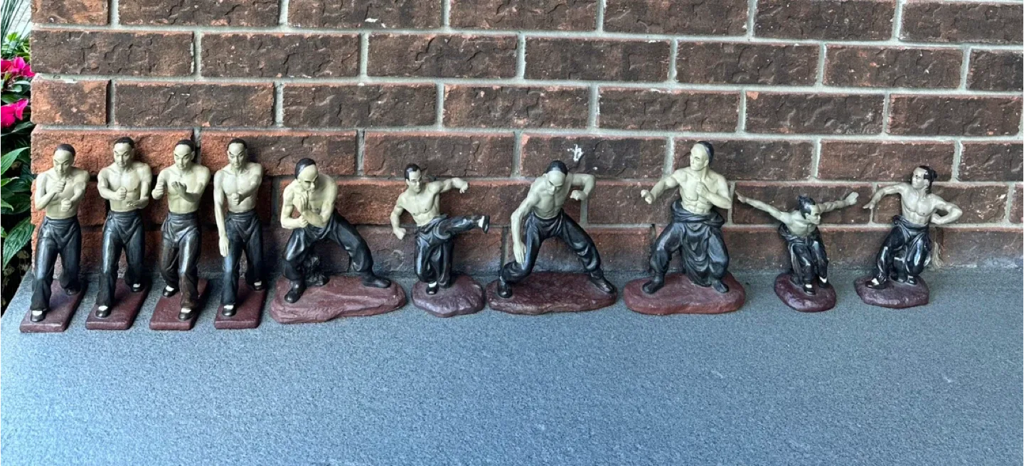Bruce Lee Figurine Set - 9 Pieces image indicator(2)