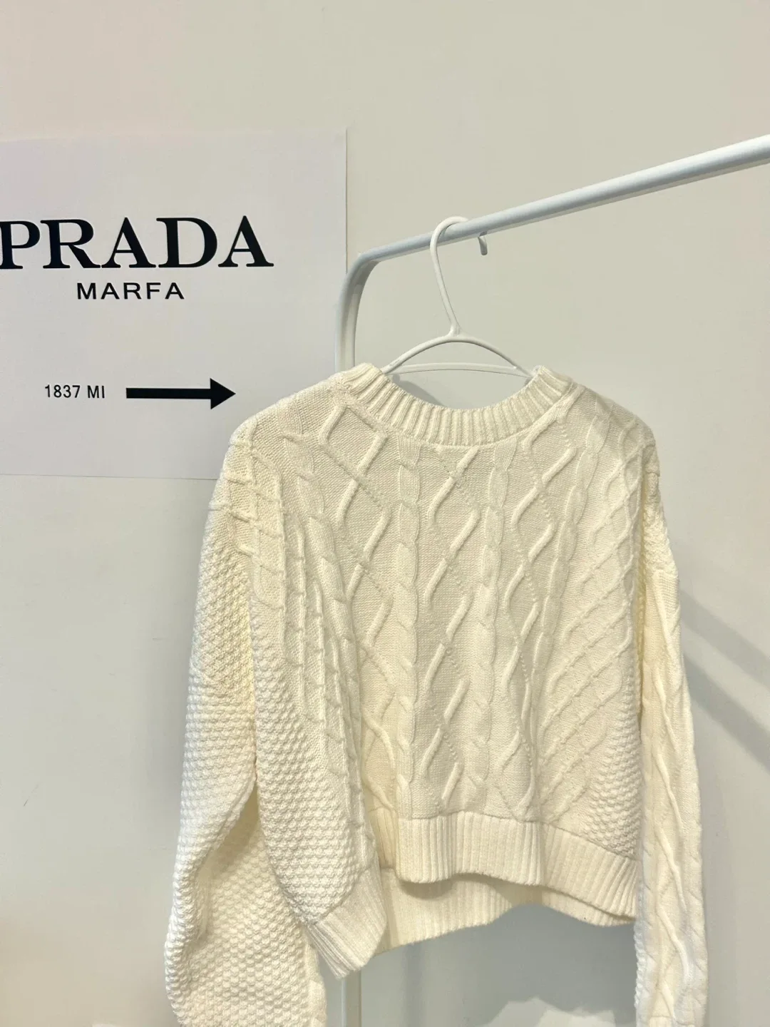 Hollister Cream Cable Knit Sweater - XS