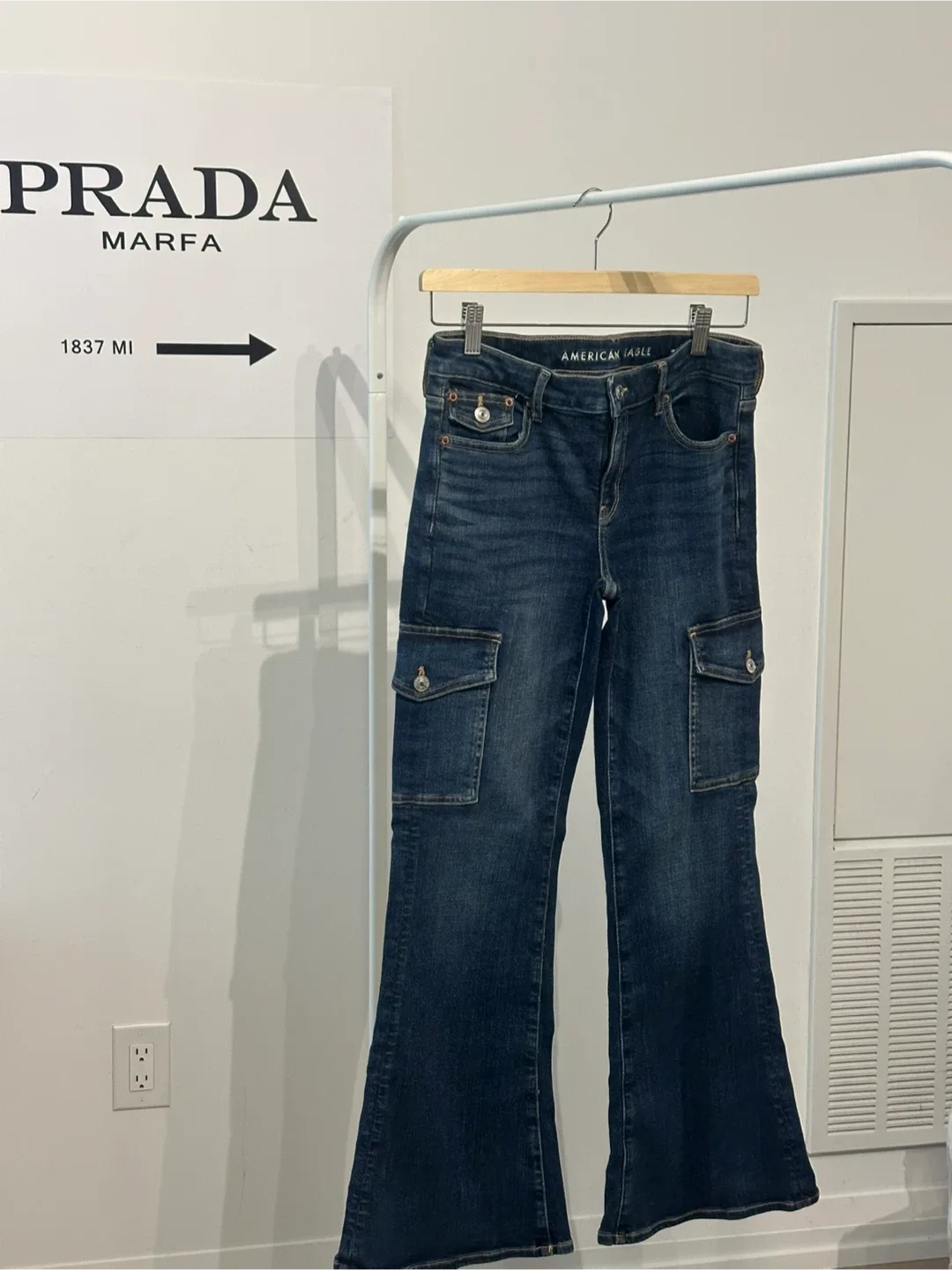 American Eagle Low-Rise Flare Jeans - Size 4