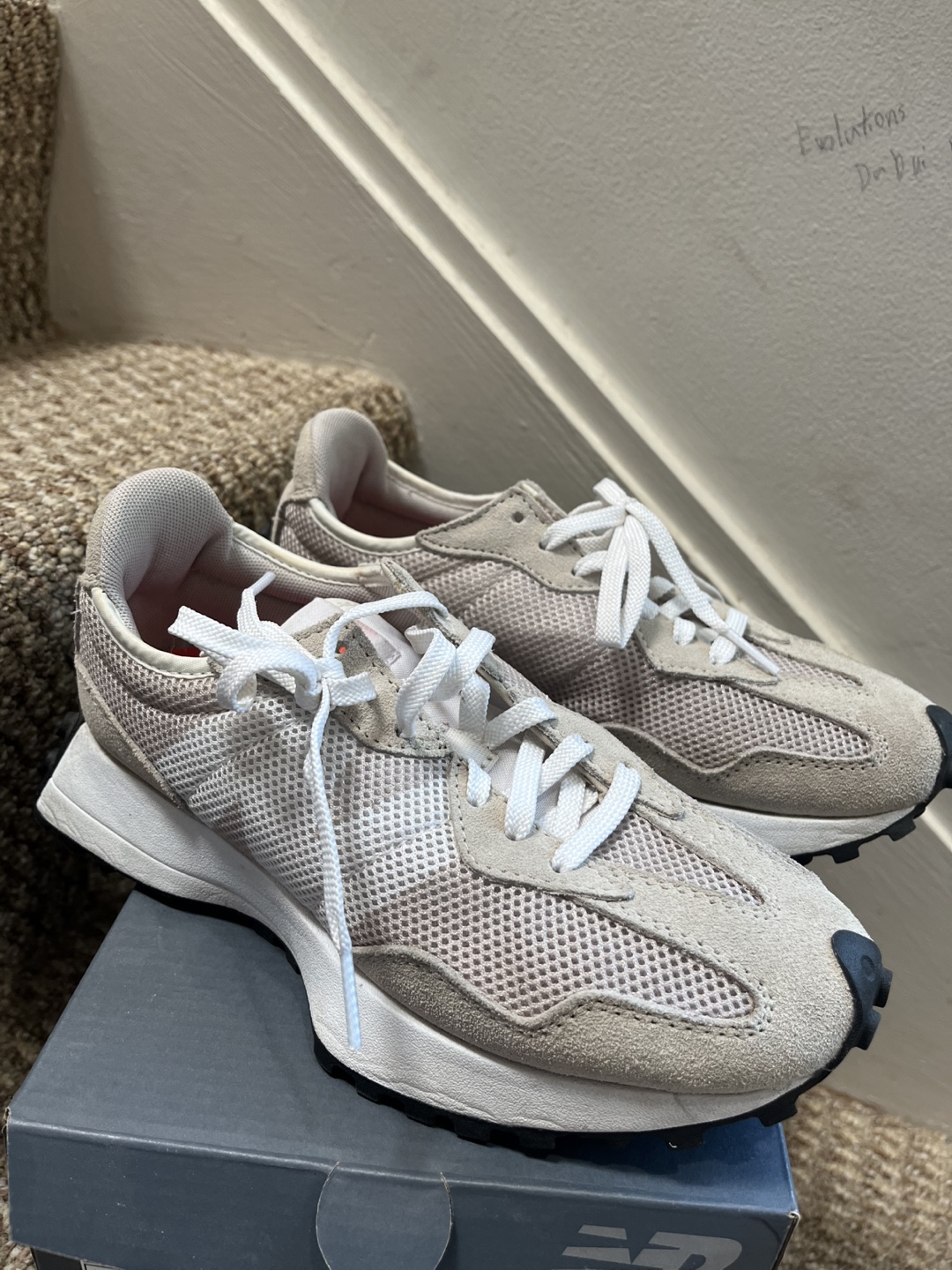 New Balance 327 Women's Shoes Size 6.5 - photo 4