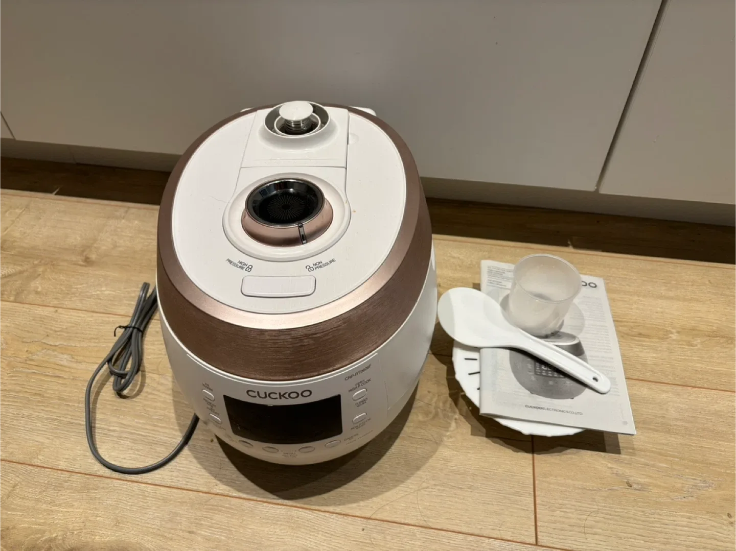 Pressure rice cooker