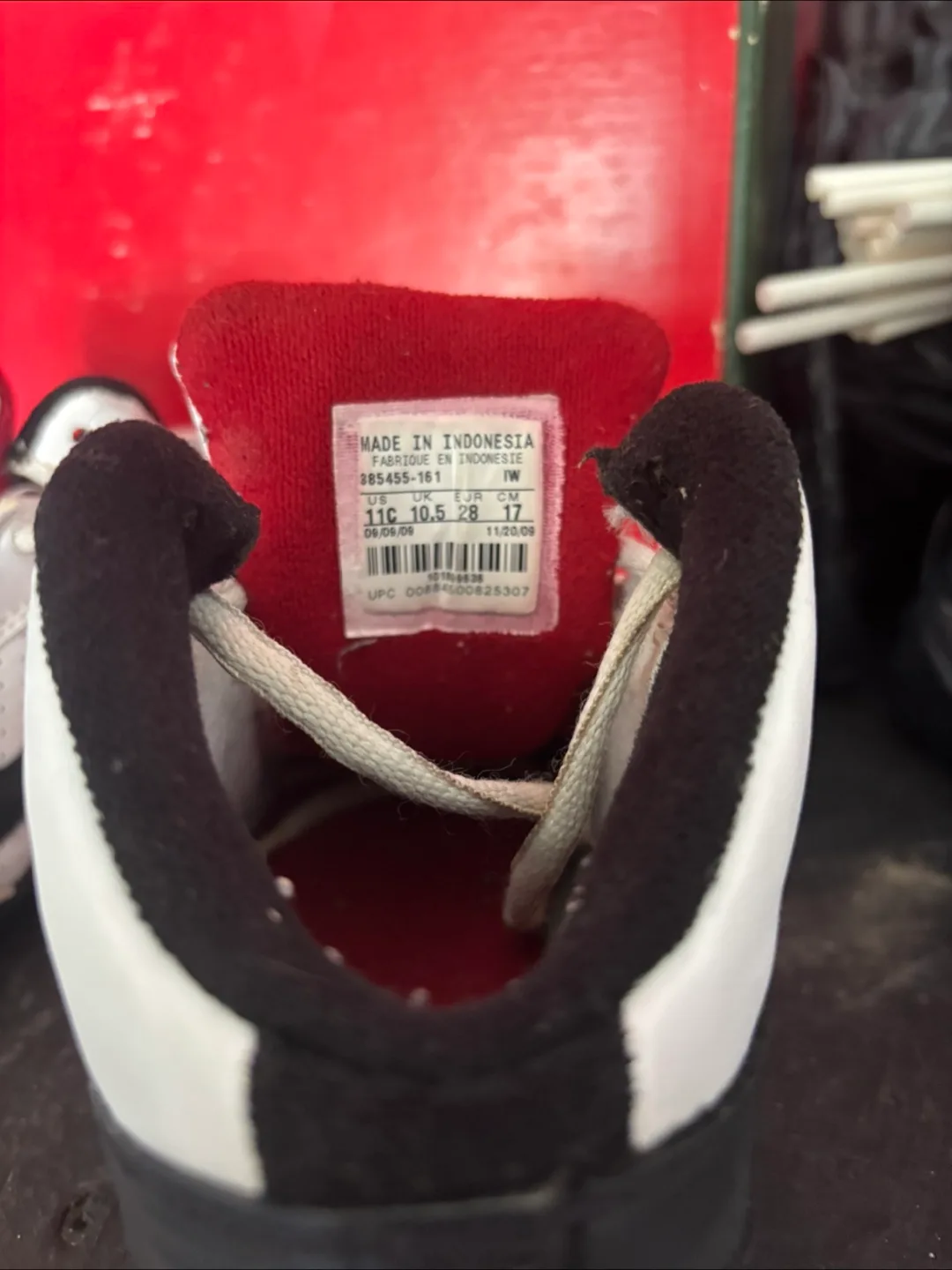 Nike Basketball Shoes - Size 11C image indicator(5)