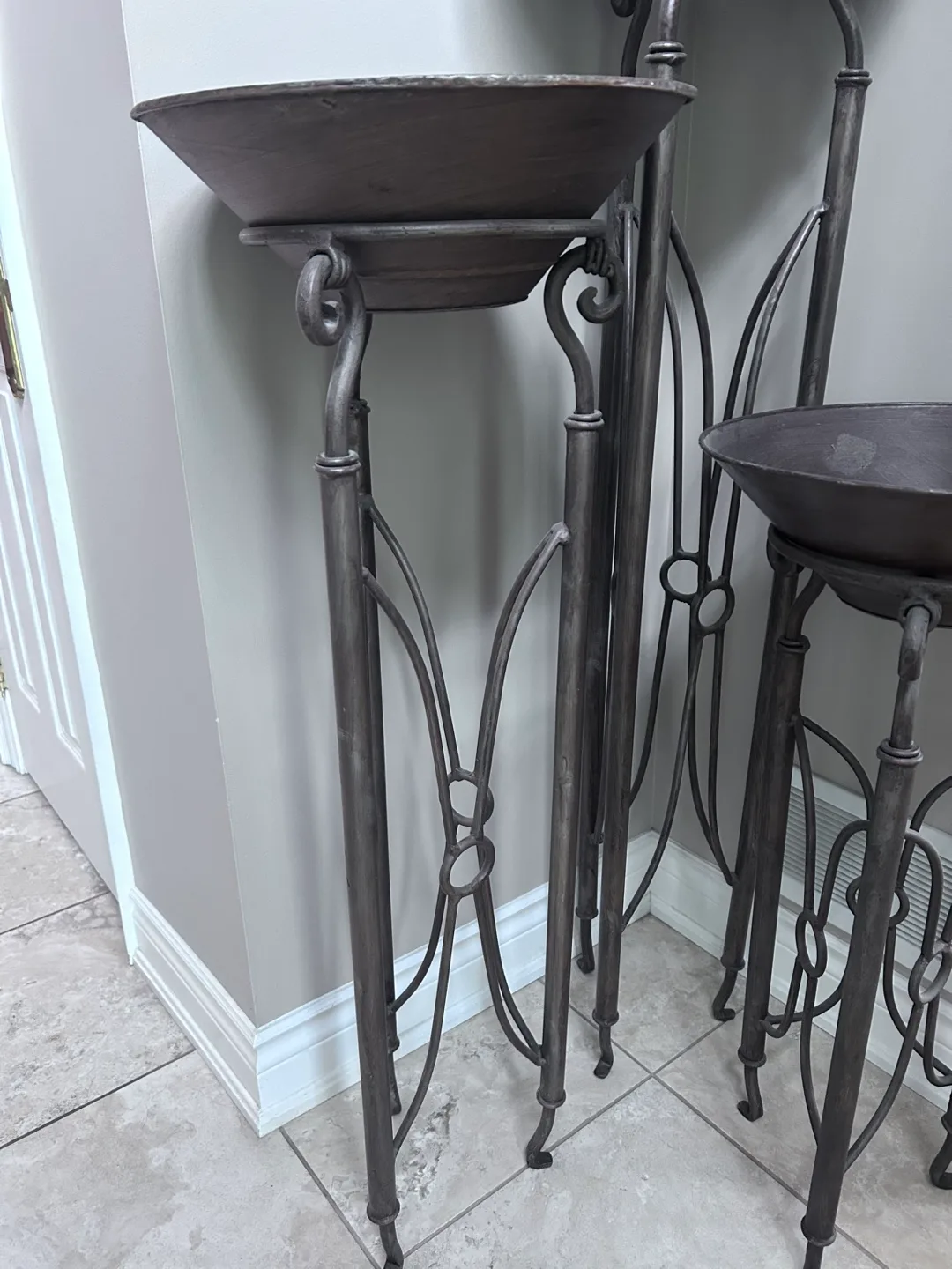 Wrought Iron Decorative Urns image indicator(2)
